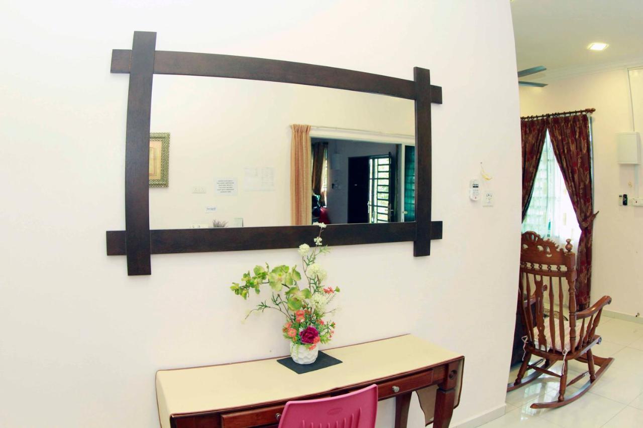 Twin Castle Homestay Kuala Pilah Exterior photo