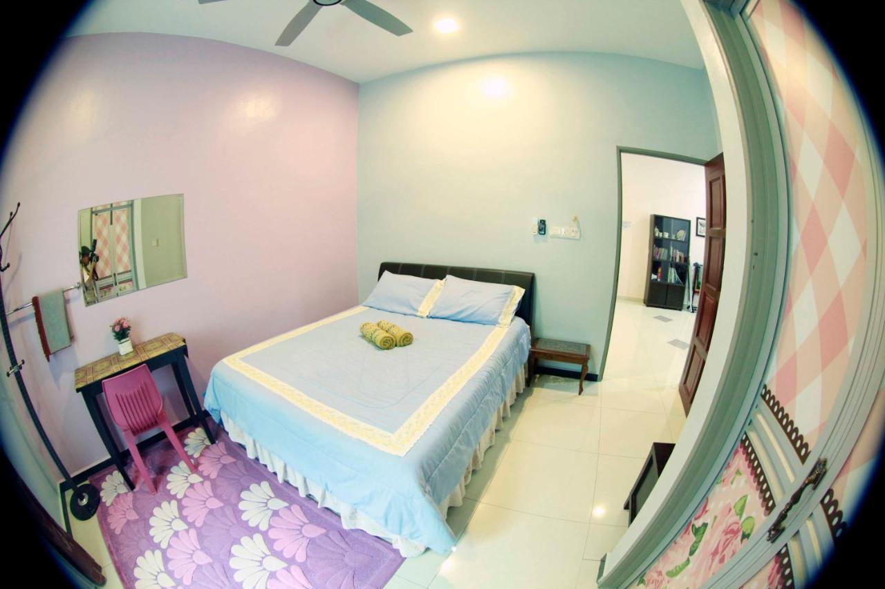 Twin Castle Homestay Kuala Pilah Exterior photo
