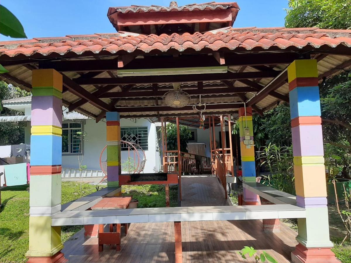 Twin Castle Homestay Kuala Pilah Exterior photo