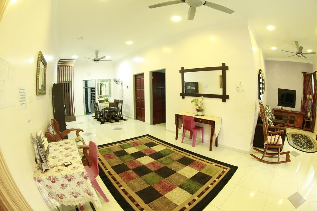Twin Castle Homestay Kuala Pilah Exterior photo