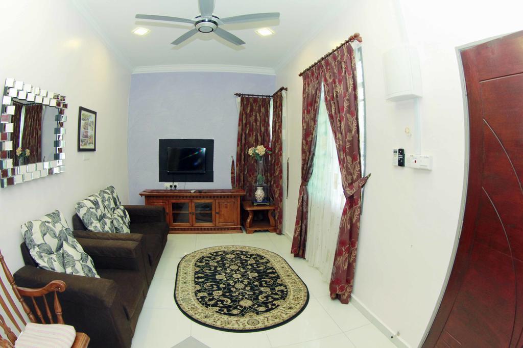 Twin Castle Homestay Kuala Pilah Exterior photo